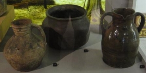 Medieval pots from Cambridgeshire and Oxfordshire - Image courtesy of the Potteries Museum and Art Gallery, Stoke-on-Trent